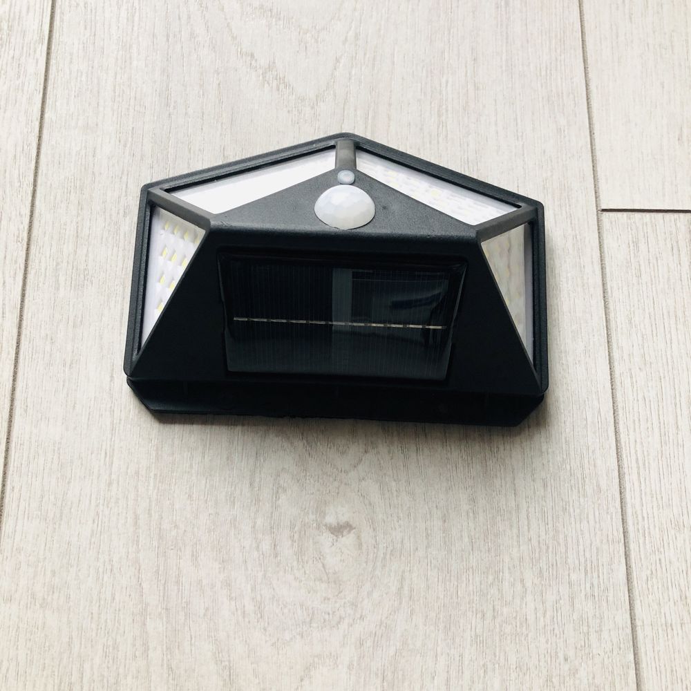 Solarna lampa uliczna