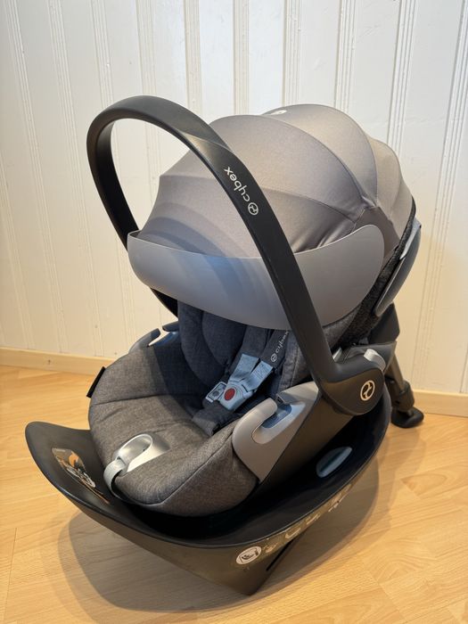 Cybex Platinum cloud + база Isofix Base Z 360
