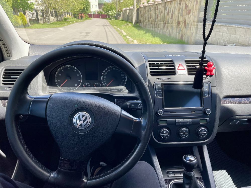 Продам Volkswagen Golf 5 1.6 MPI Газ