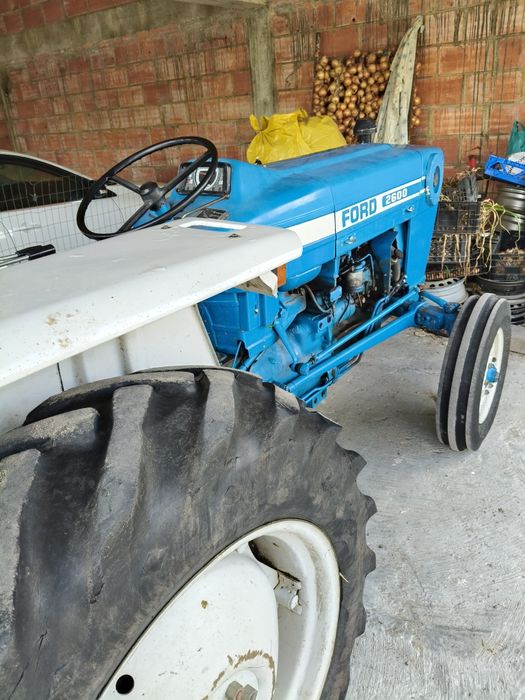Trator Ford 2600