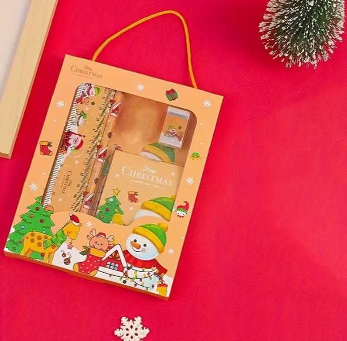 TOP – śliczny świąteczny zestaw akcesoriów dla dzieci – nowy!