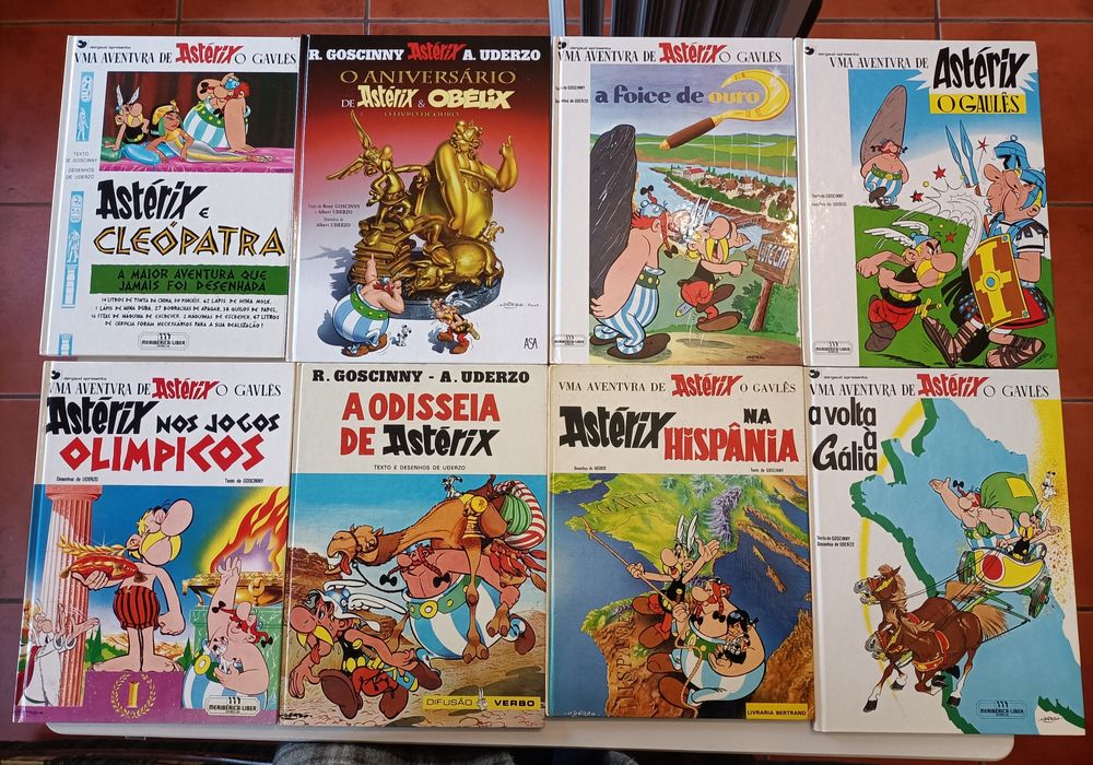 33 livros diferentes de Estrumpfes e Asterix Capa dura