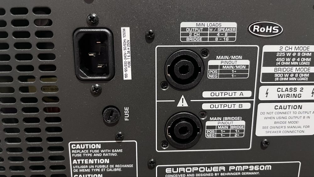 Мікшерний пульт активний Behringer Europower PMP 960 M