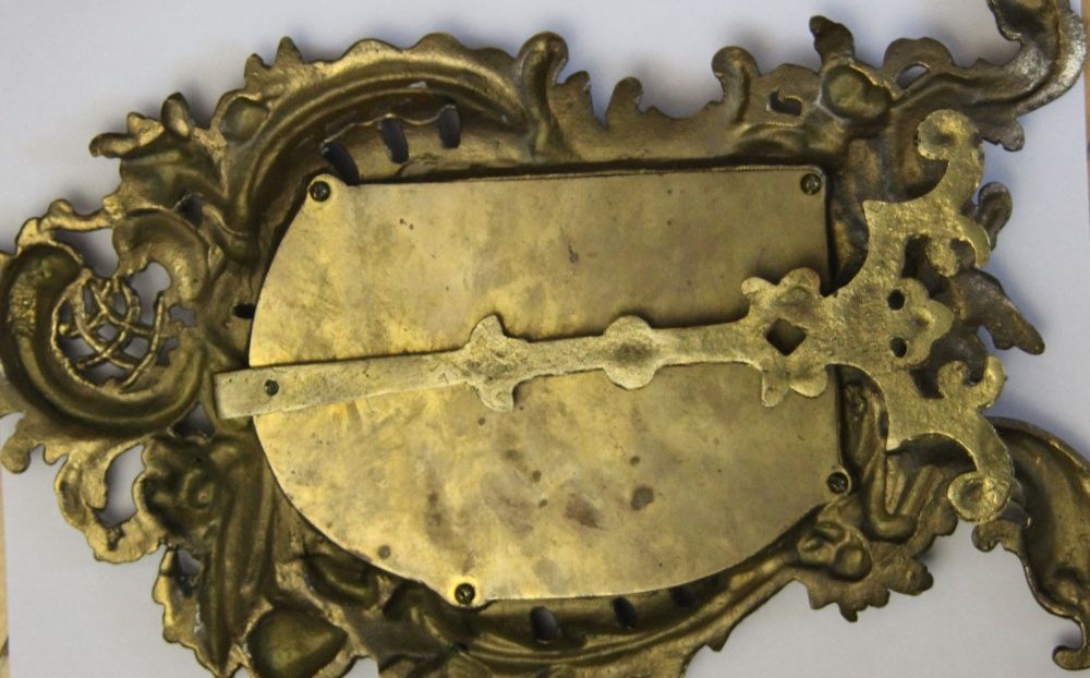 Старинное зеркало из бронзы
