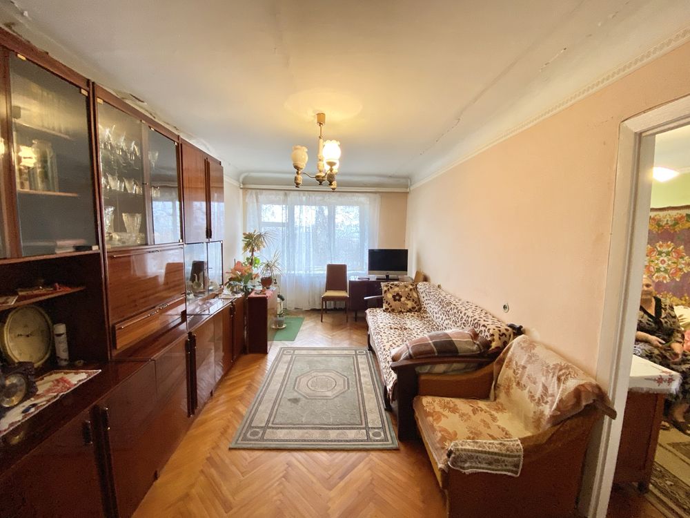 Продається 3 к. квартира. Вул. Коновальця. Матейки. Центр. Велмарт.