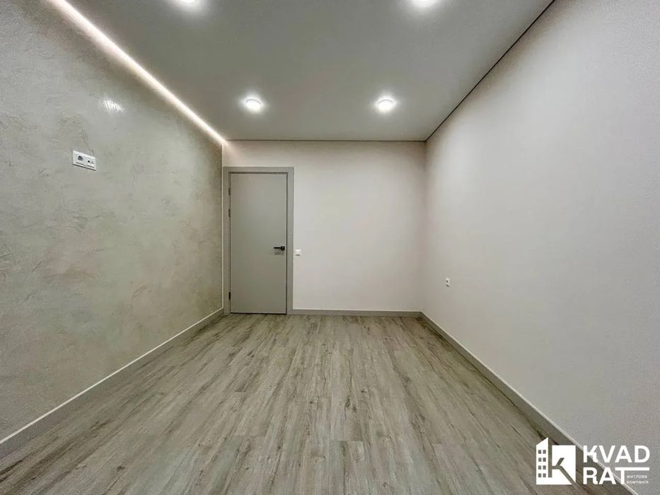 Продаю 1км квартиру з ремонтом біля Велесу