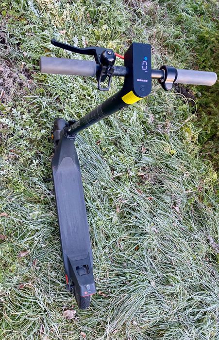 Hulajnoga elektryczna XIAOMI 4 Lite (2nd Gen) 25km 300W10" Czarny