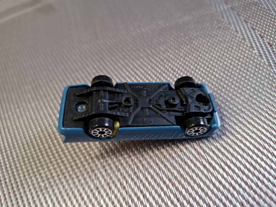 Model samochodu skala 1:64