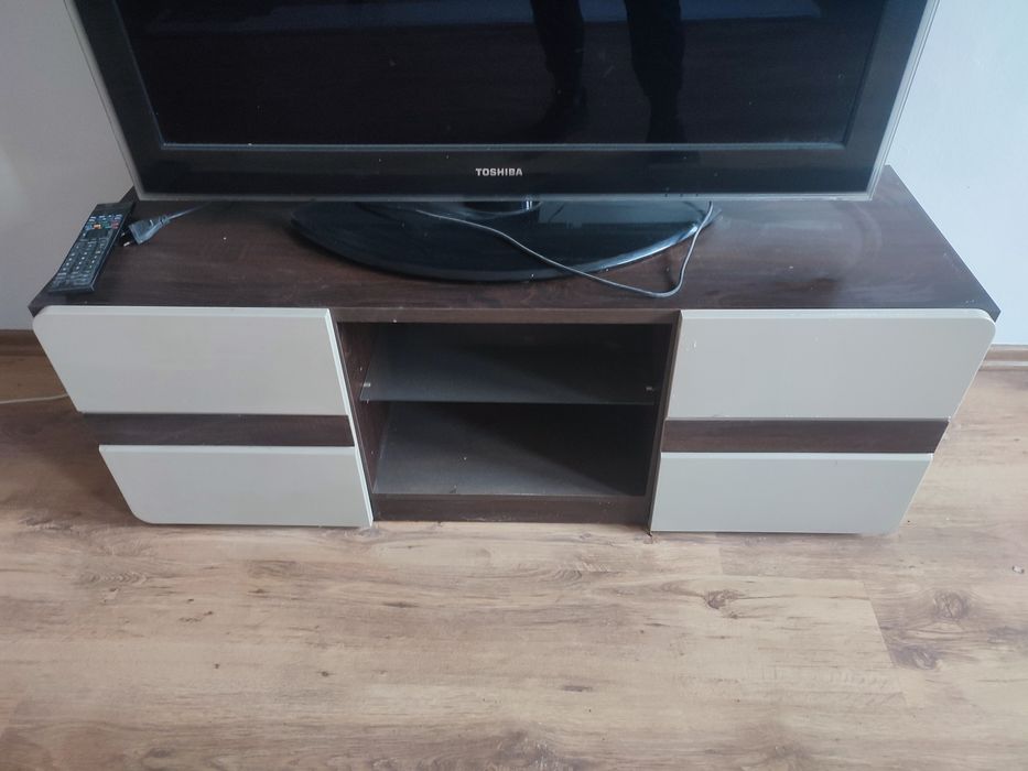 Oddam za darmo witrynę i szafkę RTV