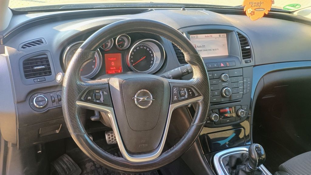 Opel Insignia 1.6T