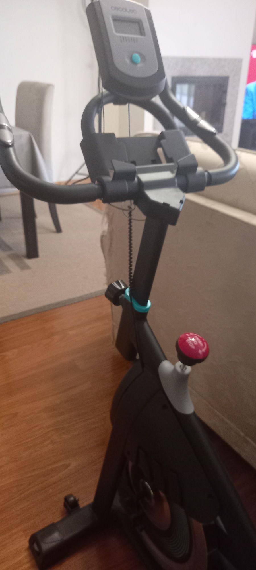 Bicicleta estática Cecotec Drumfit como nova