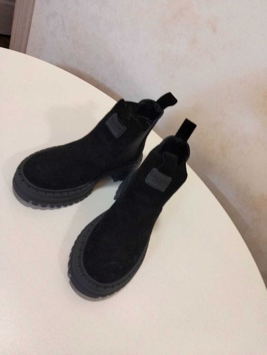 Підліткові чорні чоботи