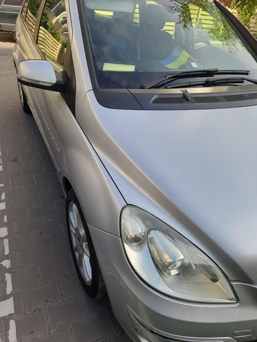 Мерседес B200, бензин