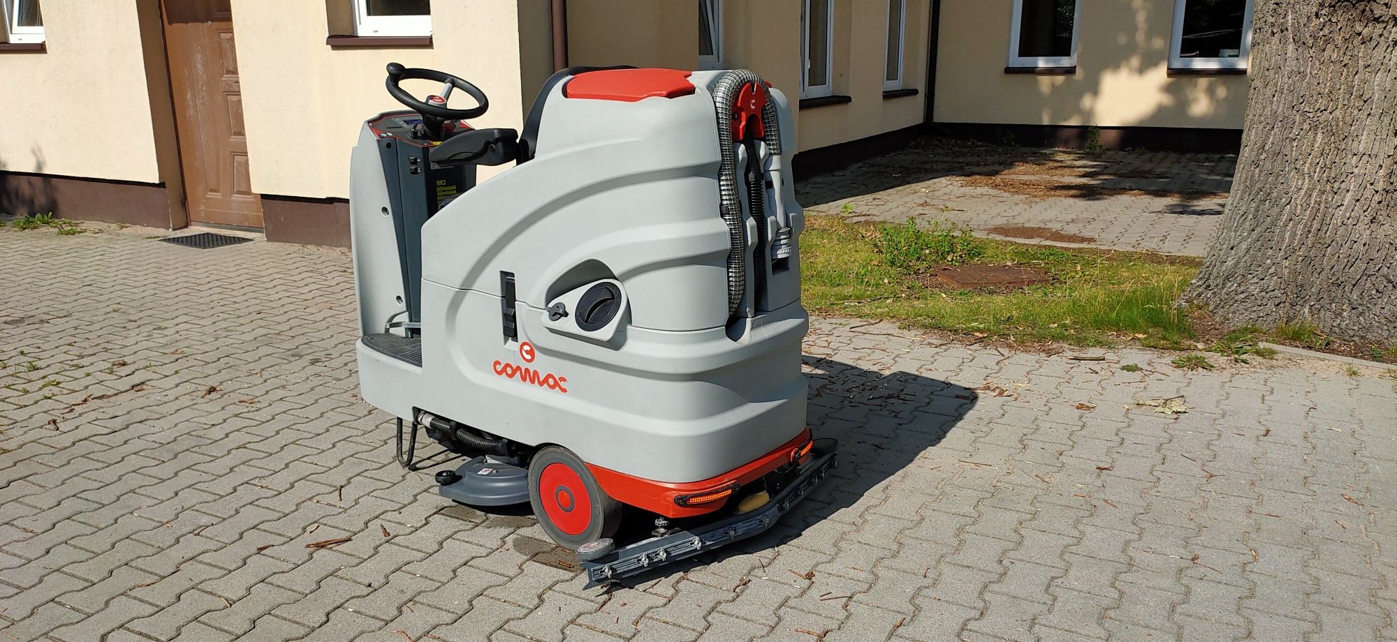 Szorowarka Comac Innova 75. 2019r Nowe baterie