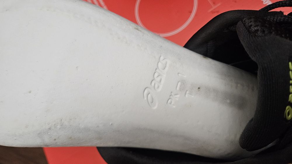 кроссовки asics  cumulus gel