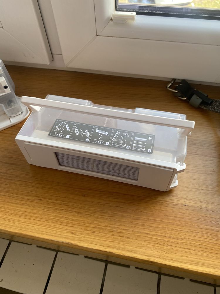 Pojemnik na smieci robot Derbot T9