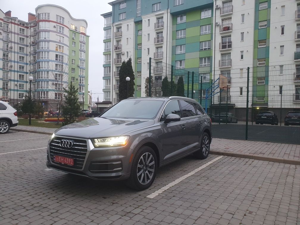 Продам свою Audi Q7