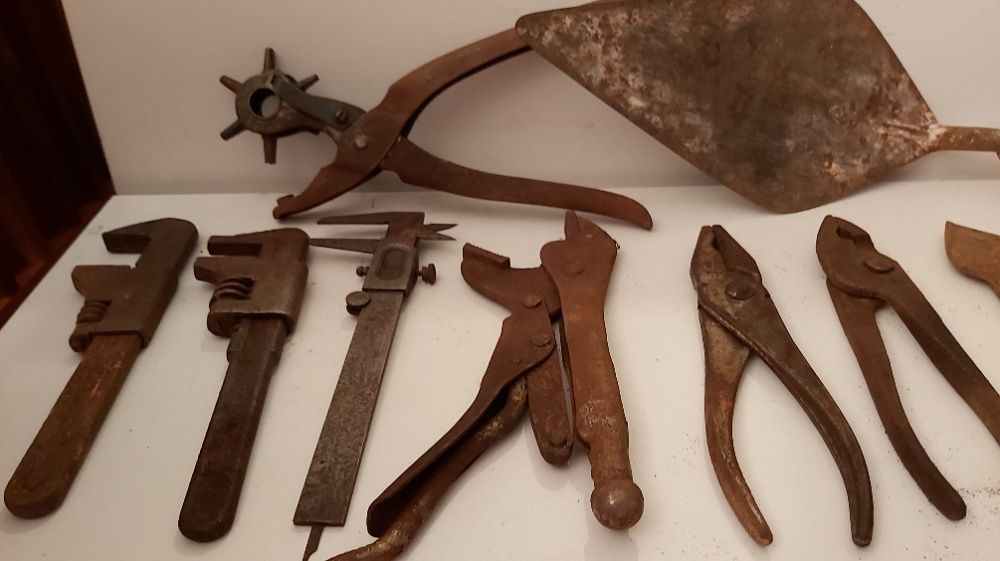 Lote de ferramentas antigas aos 40 a 70
