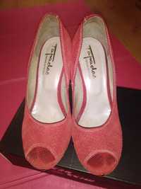 Sapato vermelho 37