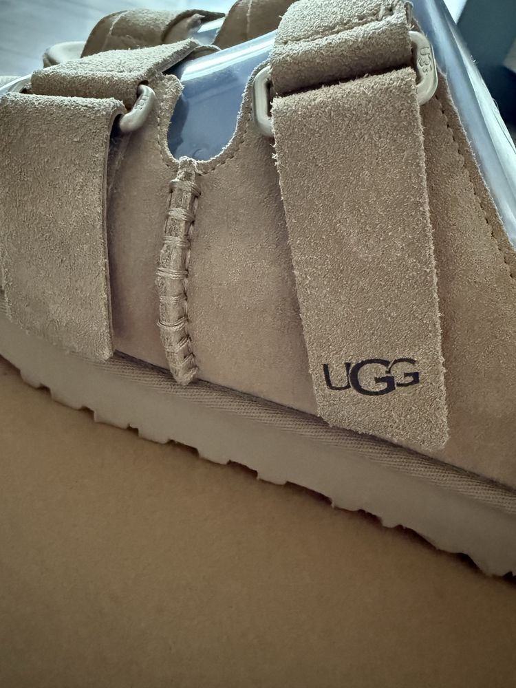 Замшеві шльопанці UGG