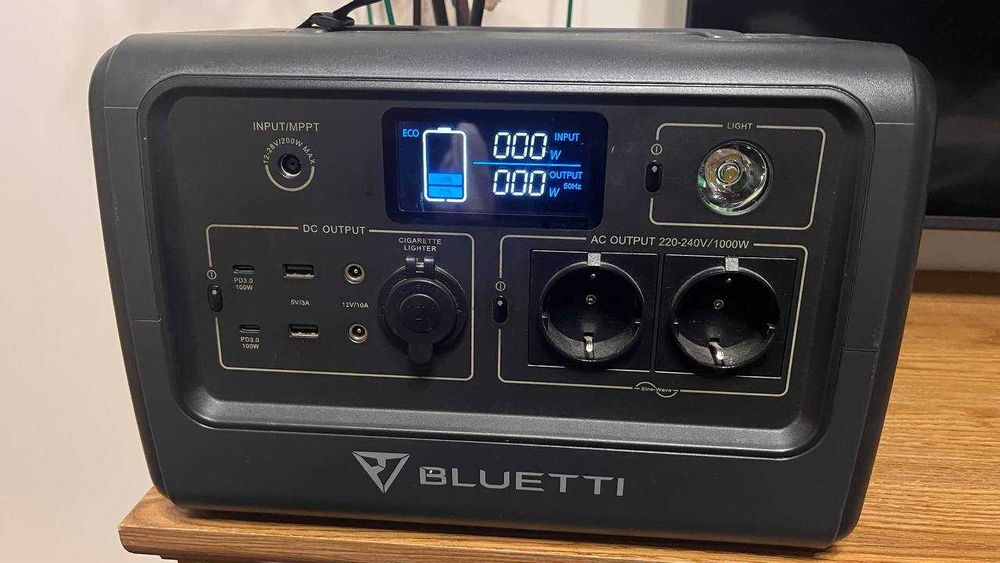 Bluetti eb70 зарядна станцiя