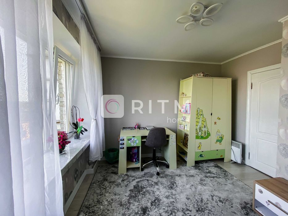 Продаж просторої 3к-квартири з сучасним ремонтом!82 м2! пр.Відродження