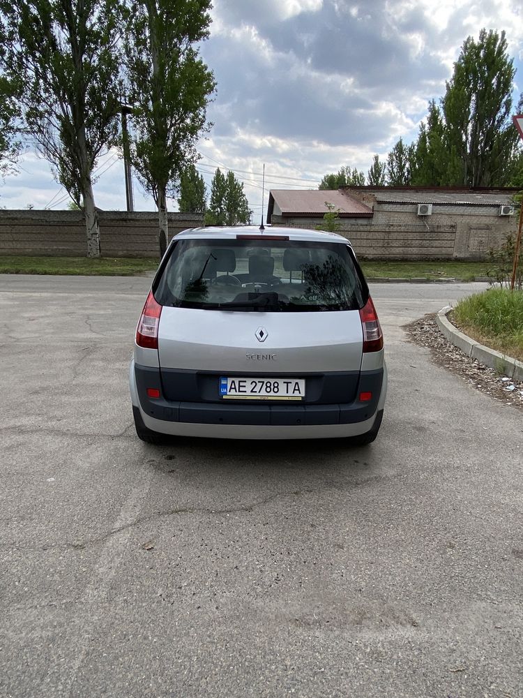 Renault Scenic 2 2.0 Бензин Автомат Обслужен