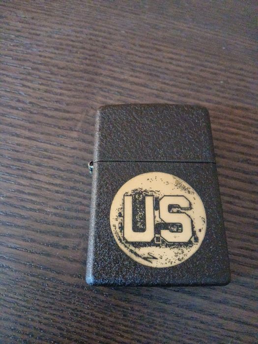 Isqueiro Zippo US preto