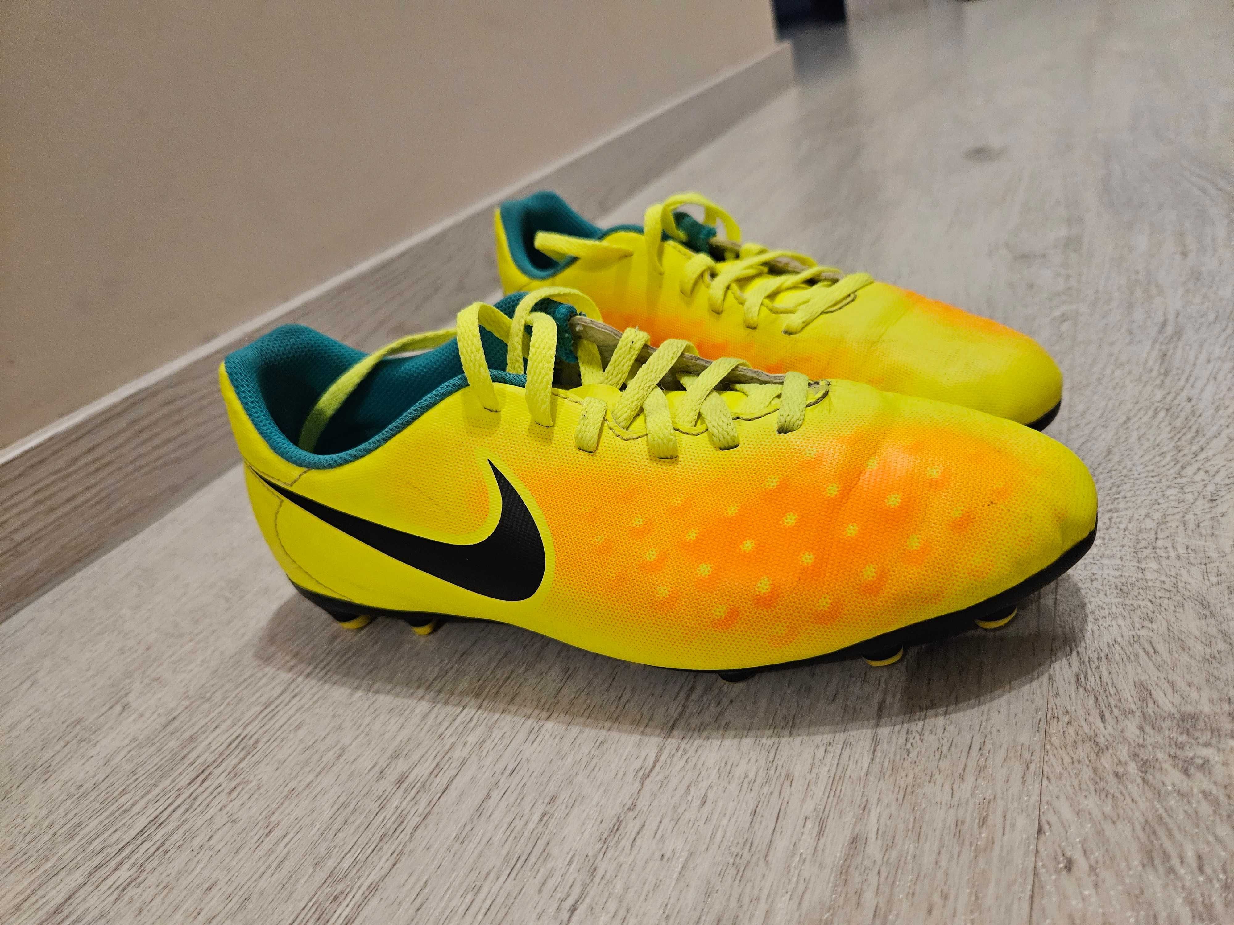 Buty piłkarskie (korki, lanki) Nike Magista r. 38