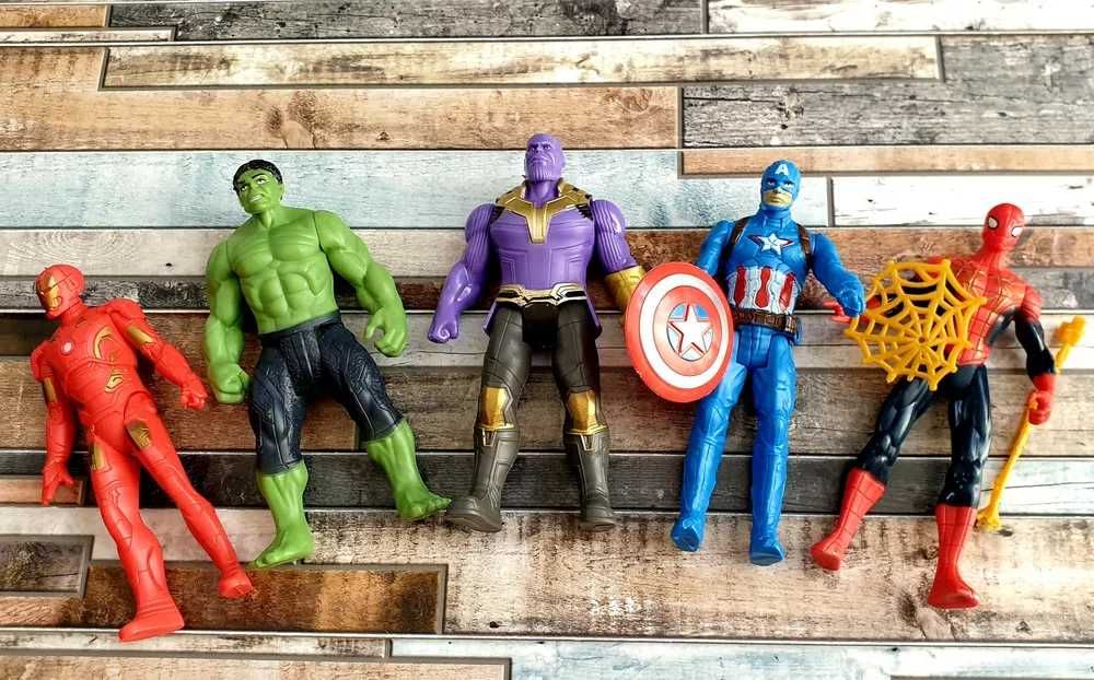Zestaw figurek 5 sztuk superbohaterów Avengers