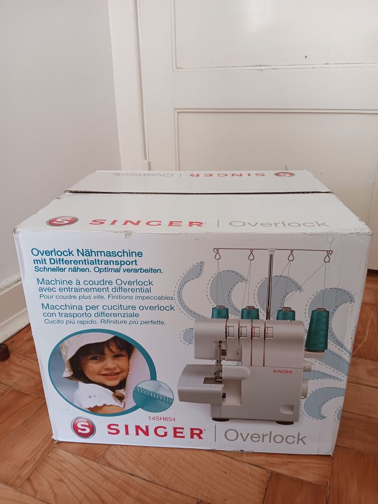 Maquina Ultralock Singer
