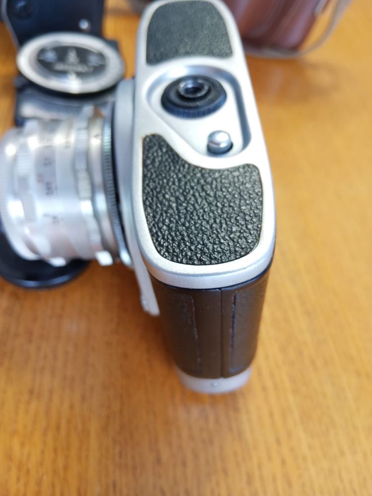 Stary aparat Altix-N z obiektywem Zeiss Tessar+etui+światłomierz