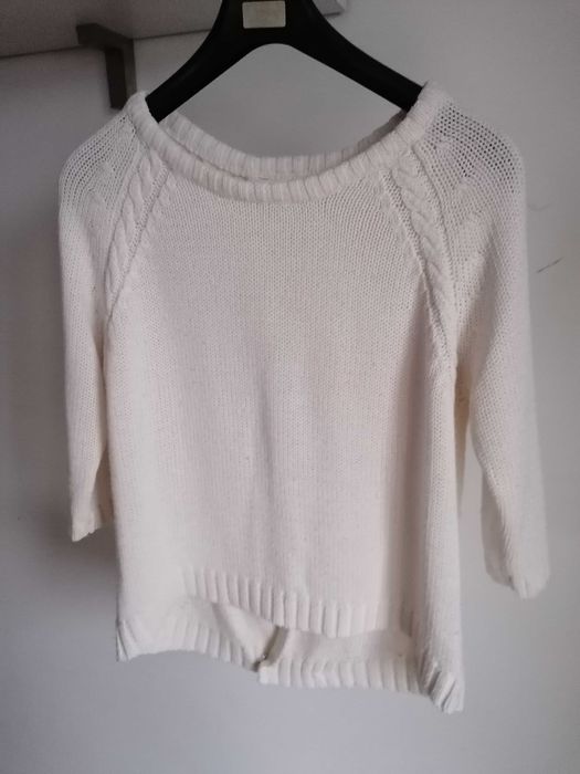 Zara kremowy sweter z wycięciem r. 38/M
