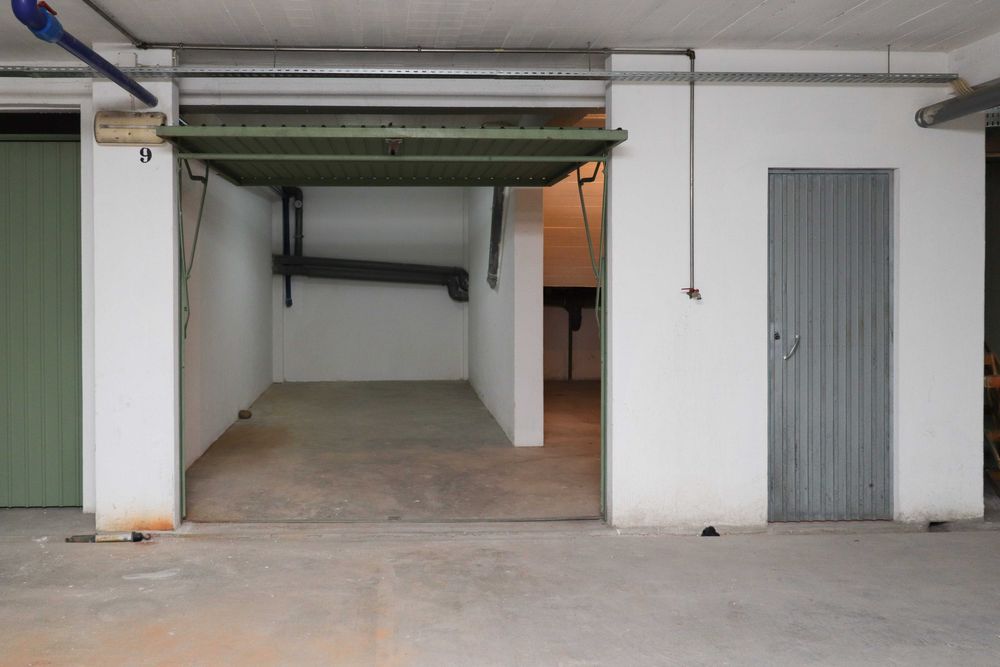 Garagem com anexo em Setúbal