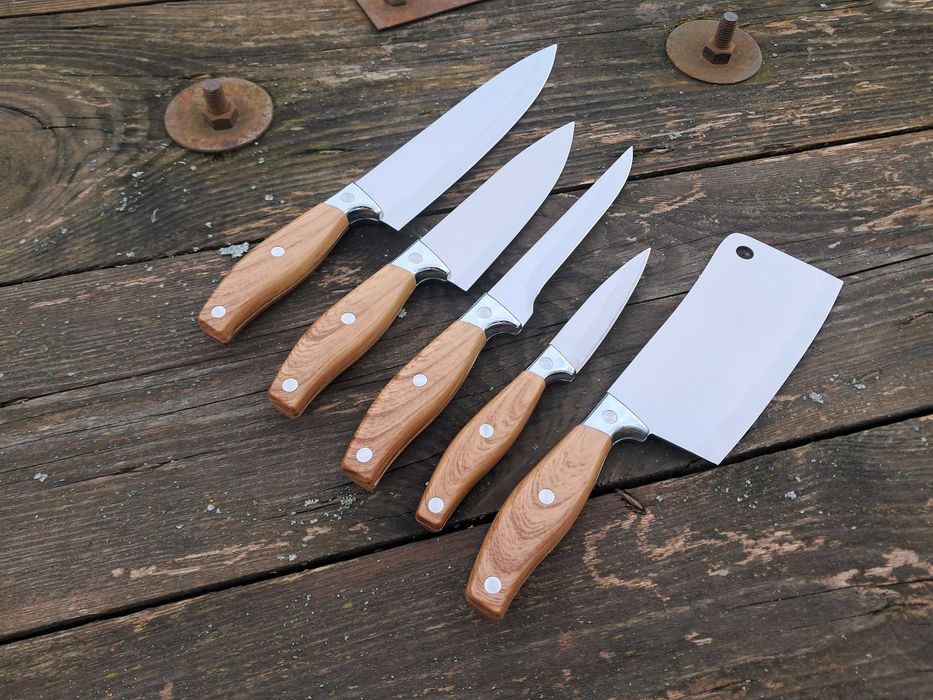 Набір кухонних ножів Якісні ножі з топориком у комплекті
