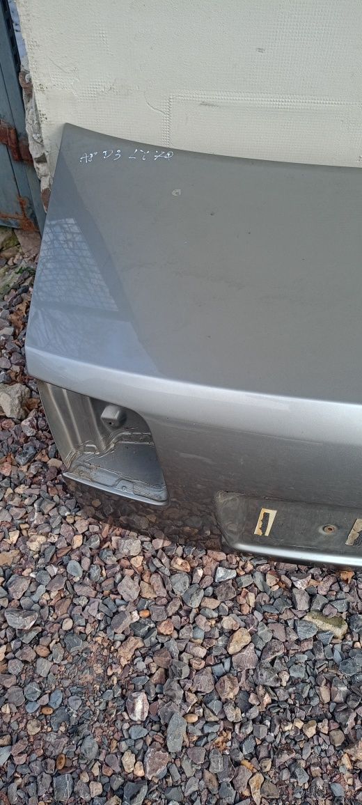 Klapa bagażnika audi A8 D3 ly7q