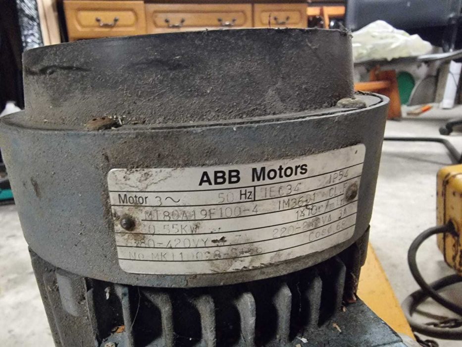 Silnik  ABB 0,5KW 1410obr/min z reduktorem
