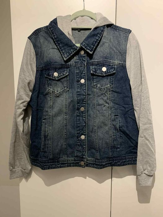Ciemnoniebieska bluza jeansowa
