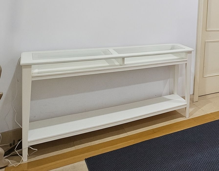 Aparador IKEA em estado impecável