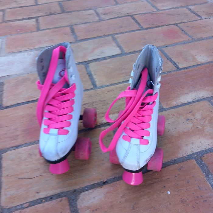 Patins 4 rodas para menina, em pele