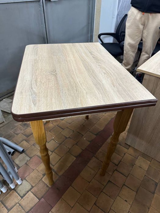 Кухонний стіл+стільці