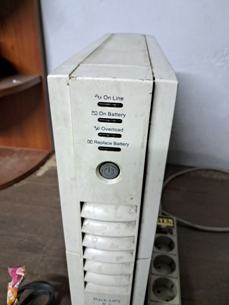 ДБЖ APC Back-UPS RS 1000VA під авто акум