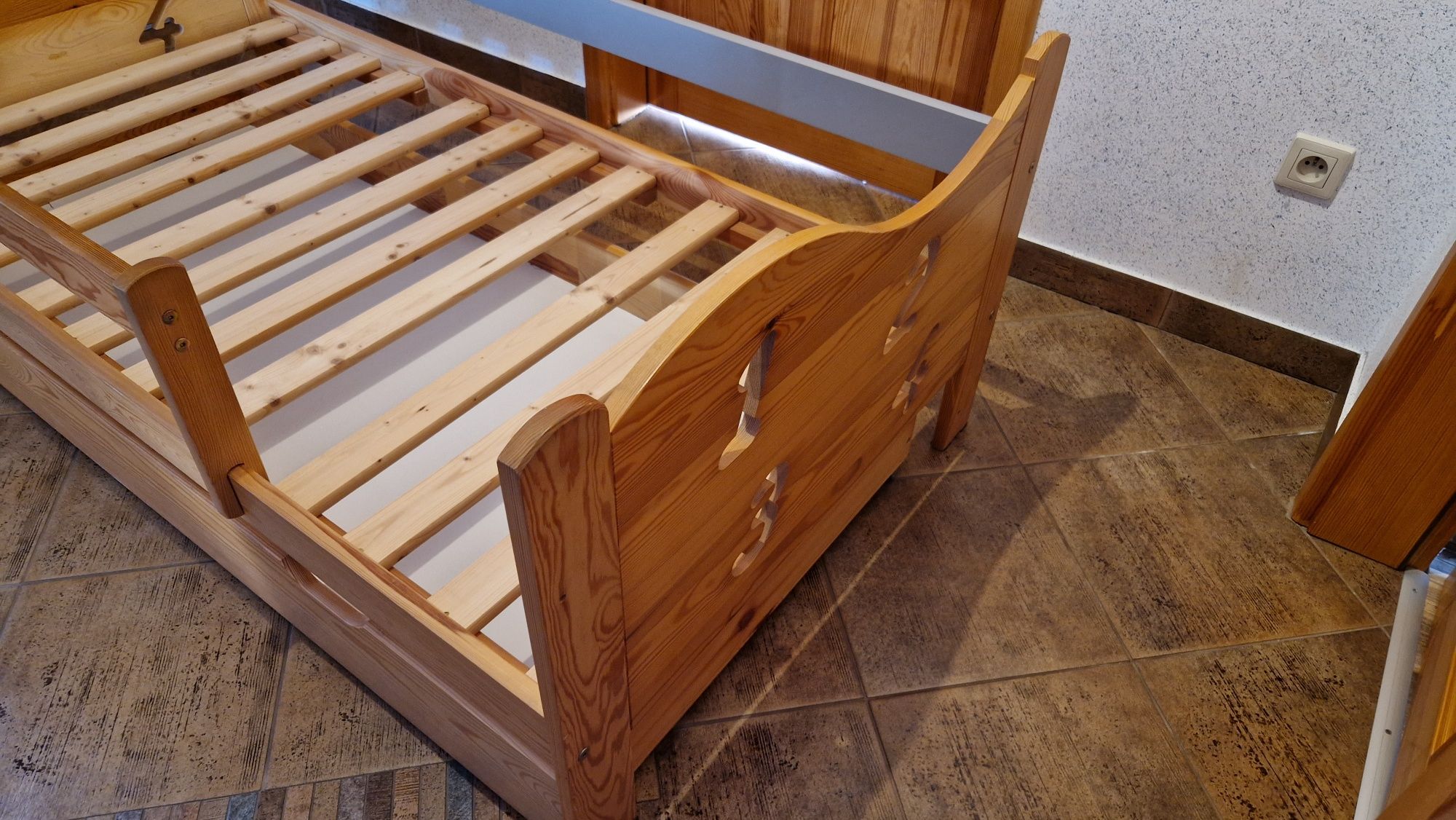 Łóżko dzieciece młodzieżowe  164x86x61