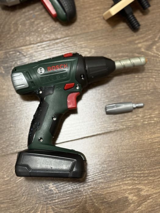 Продам дитячий набір будівельника Bosch для хлопчика!