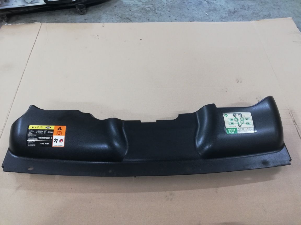 Maskownica osłona pasa przedniego grilla zamka Ford Focus mk2 lift