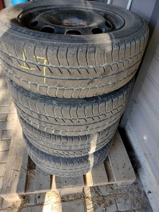 Felgi stalowe plus opony rozmiar 195/60 R15