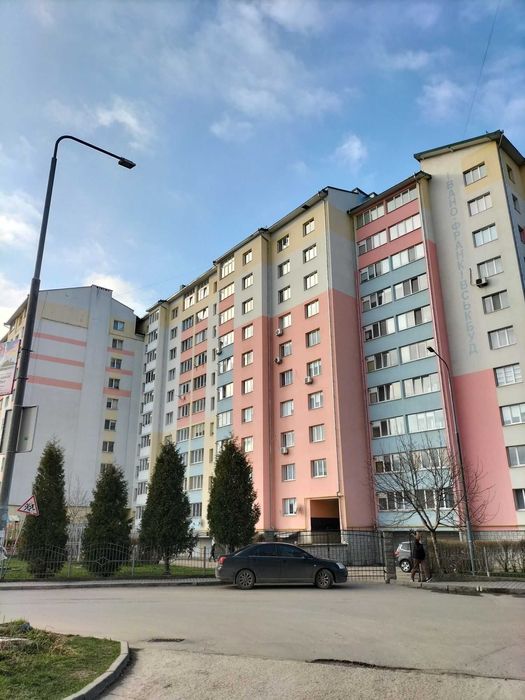 Простора 3к квартира з гарним видом в затишному районі