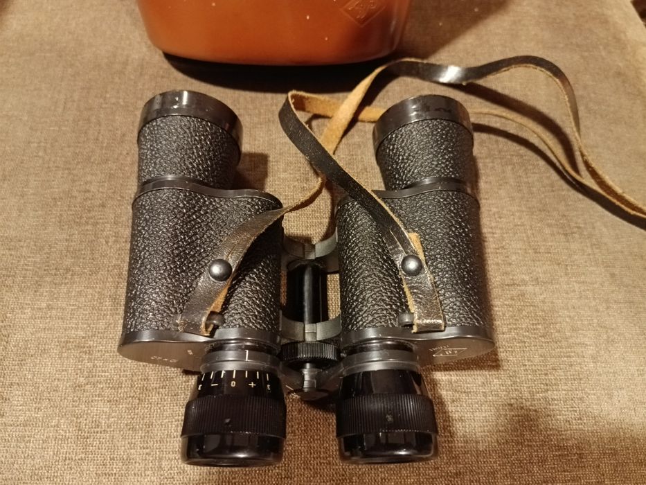 Ładna, solidna i użyteczna stara niemiecka lornetka AGFA 10x40 z etui