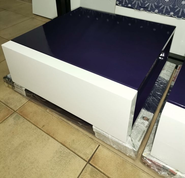 2 mesas de cabeceira