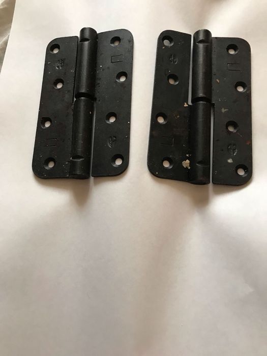 Завіси дверні міцні, нові, чорного кольору. Ціна за 1 штуку